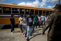 IMAGE MIGRATION DEPORTED UNDOCUMENTED FOREIGNERS