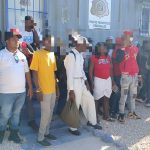 extranjeros en estatus irregular en puesto fronterizo pedernales todos parados.