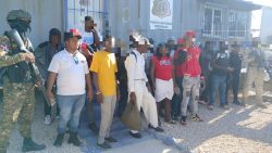 Foreigners with irregular status at the Pedernales border post, all stopped.