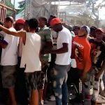 Extranjeros irregulares entregados en frontera, entrando por puerta