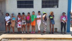 Extranjeros indocumentados detenidos en operativo de control migratorio